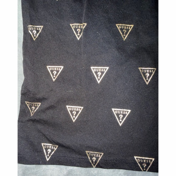 GUESS Tee with Classic Logo Design - Picture 4 of 4